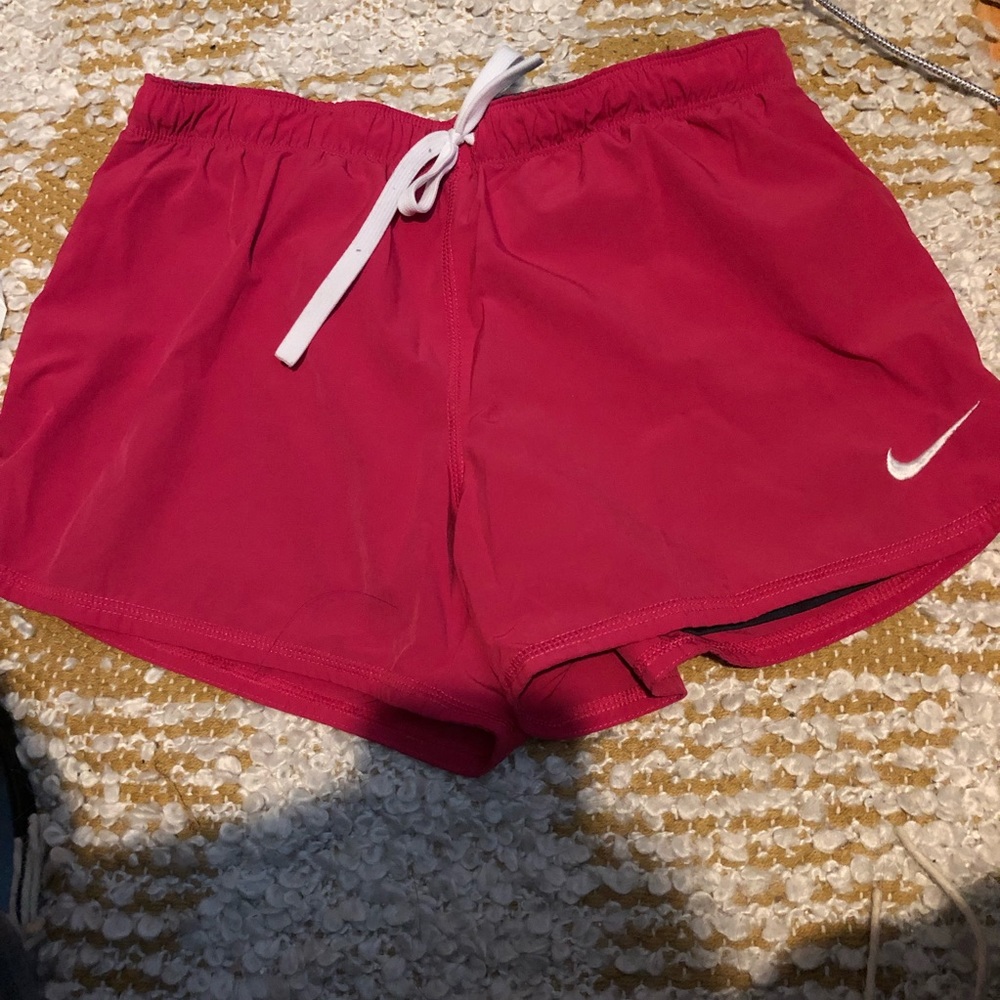 p i n k  N i k e  r u n n i n g  s h o r t s